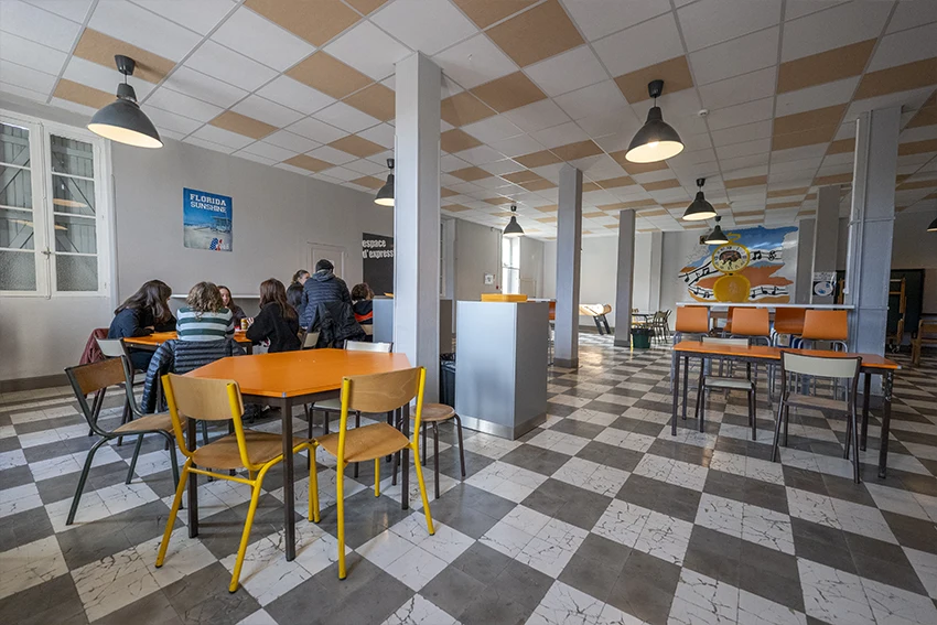 La Cafétéria du lycée La Compassion